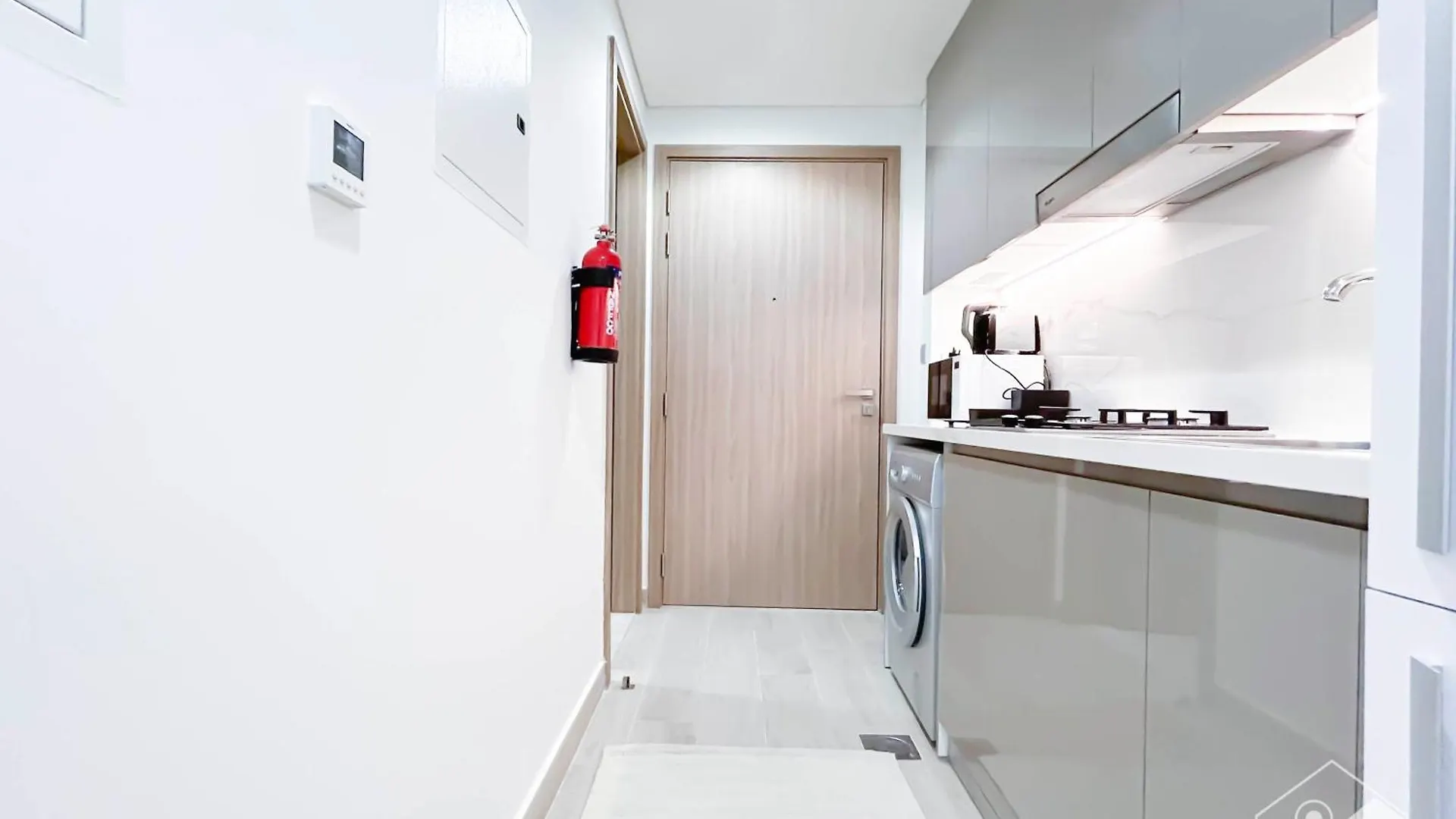 Bright & Airy Studio With Balcony In Azizi Riviera Dubai