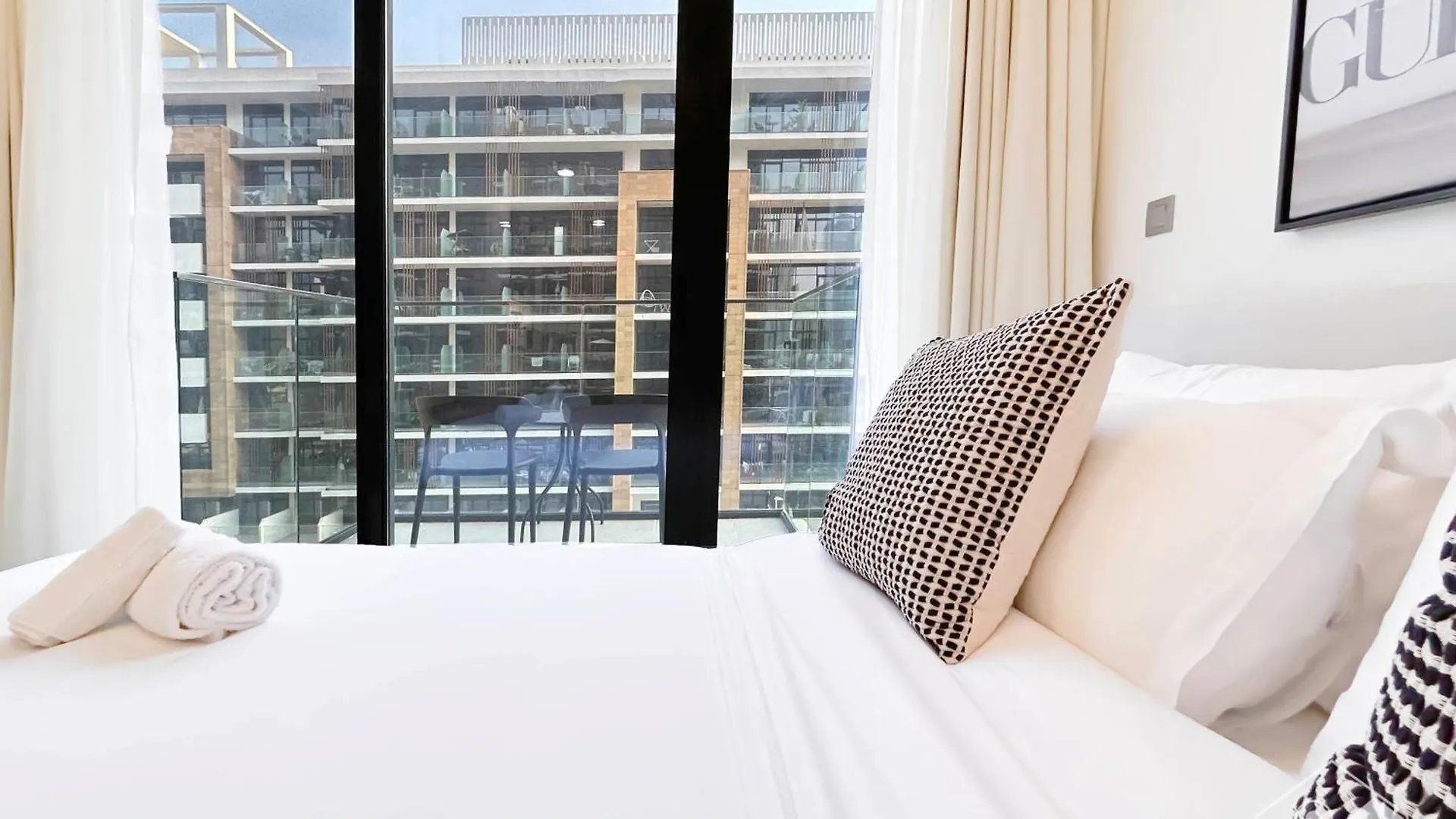 Bright & Airy Studio With Balcony In Azizi Riviera Dubai